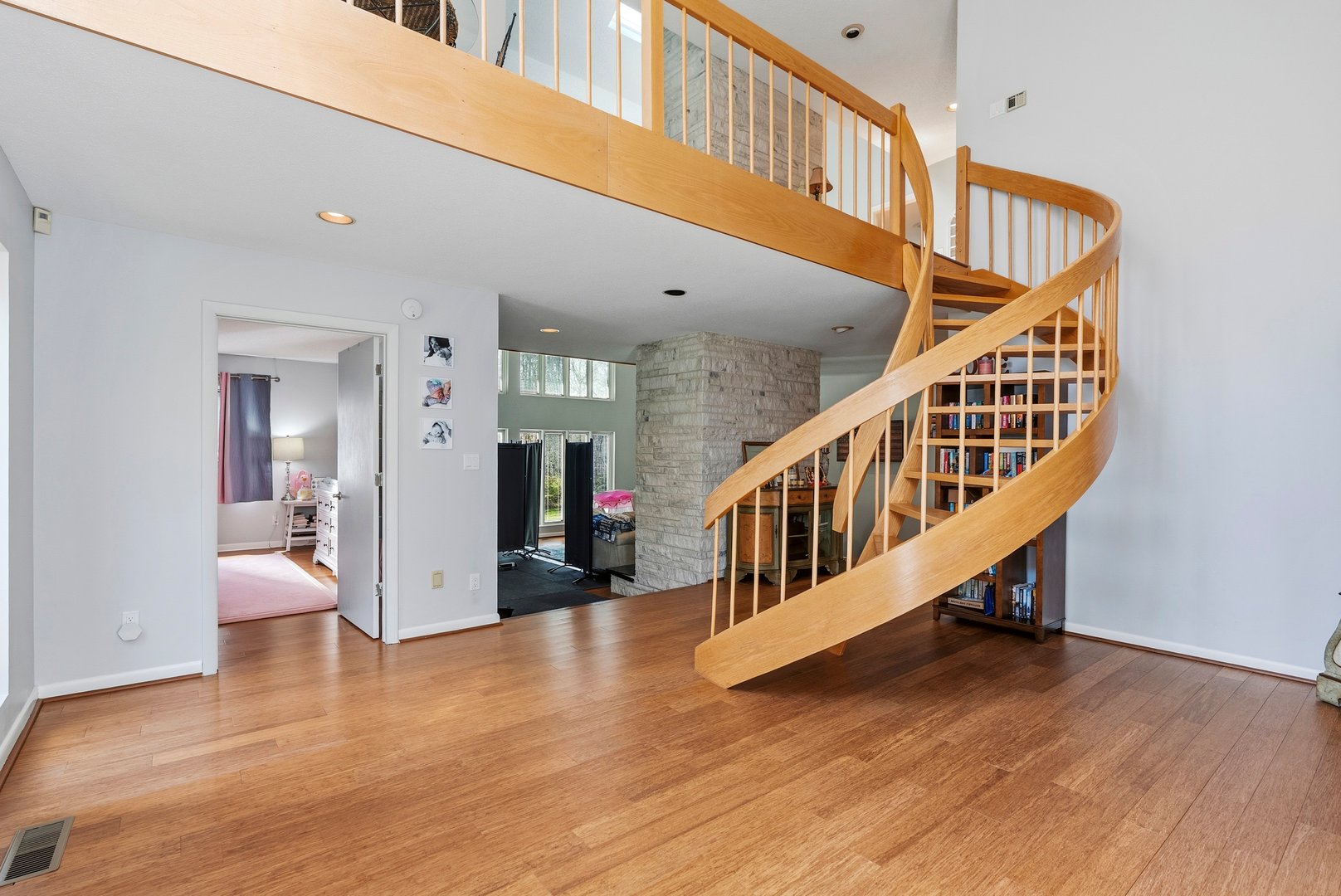 146 Lantern Park Lane South Photo 10