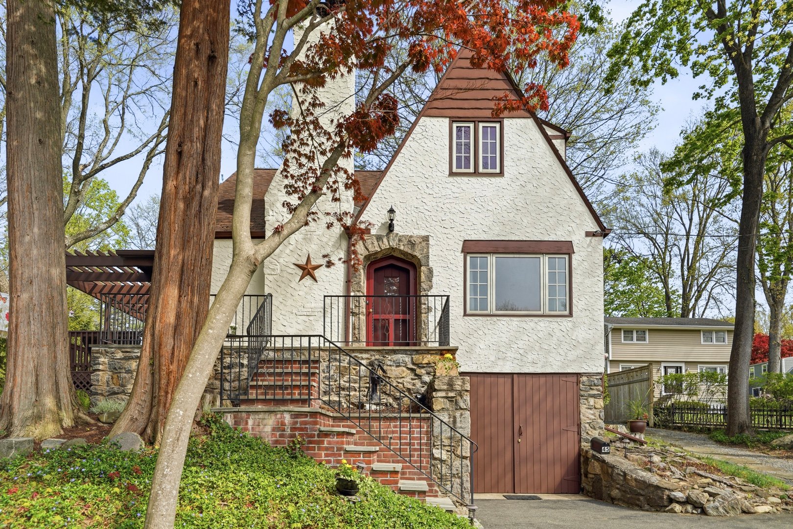 45 Chestnut Street Photo 2