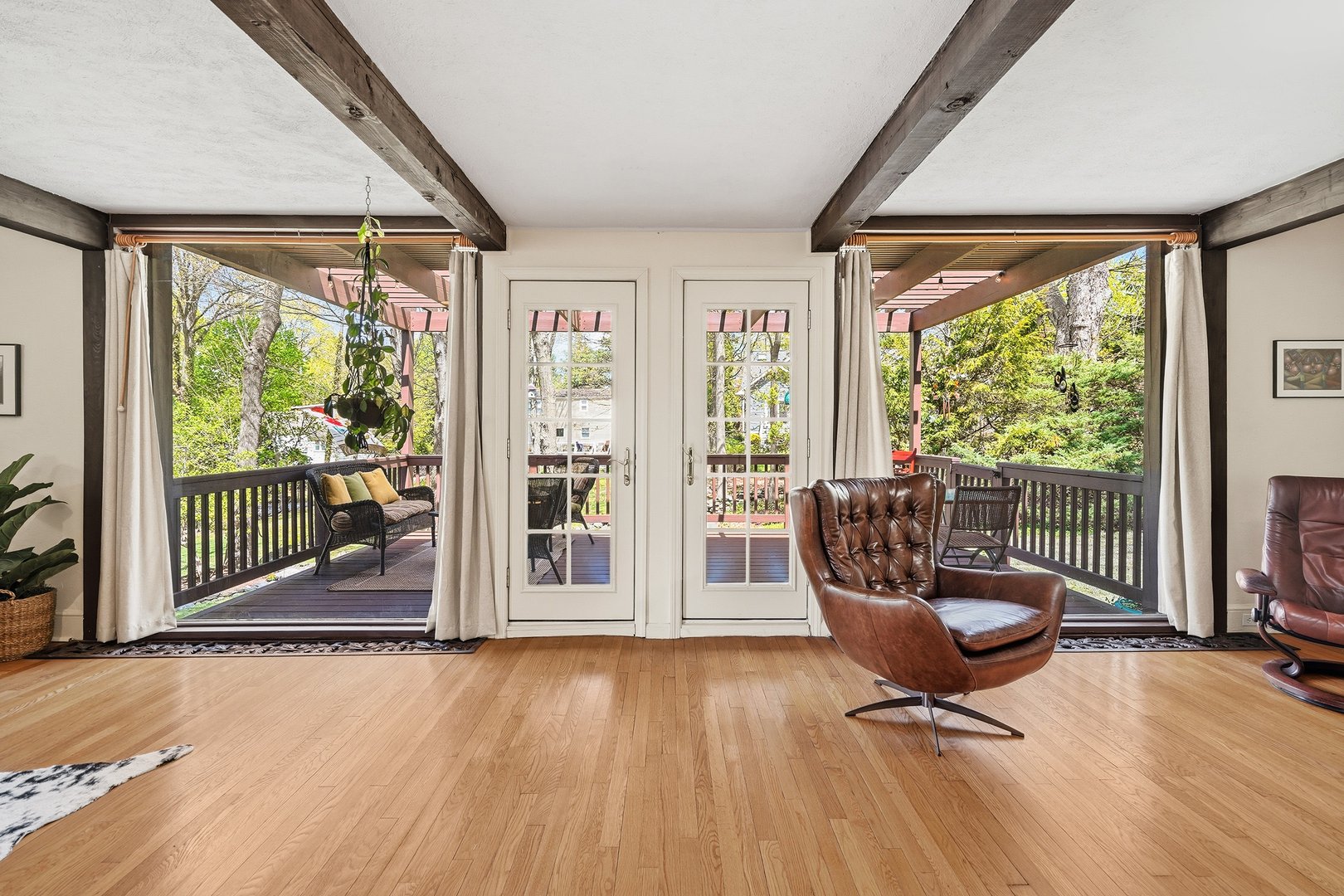 45 Chestnut Street Photo 9