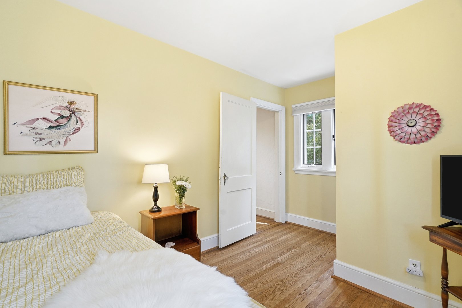 45 Chestnut Street Photo 24