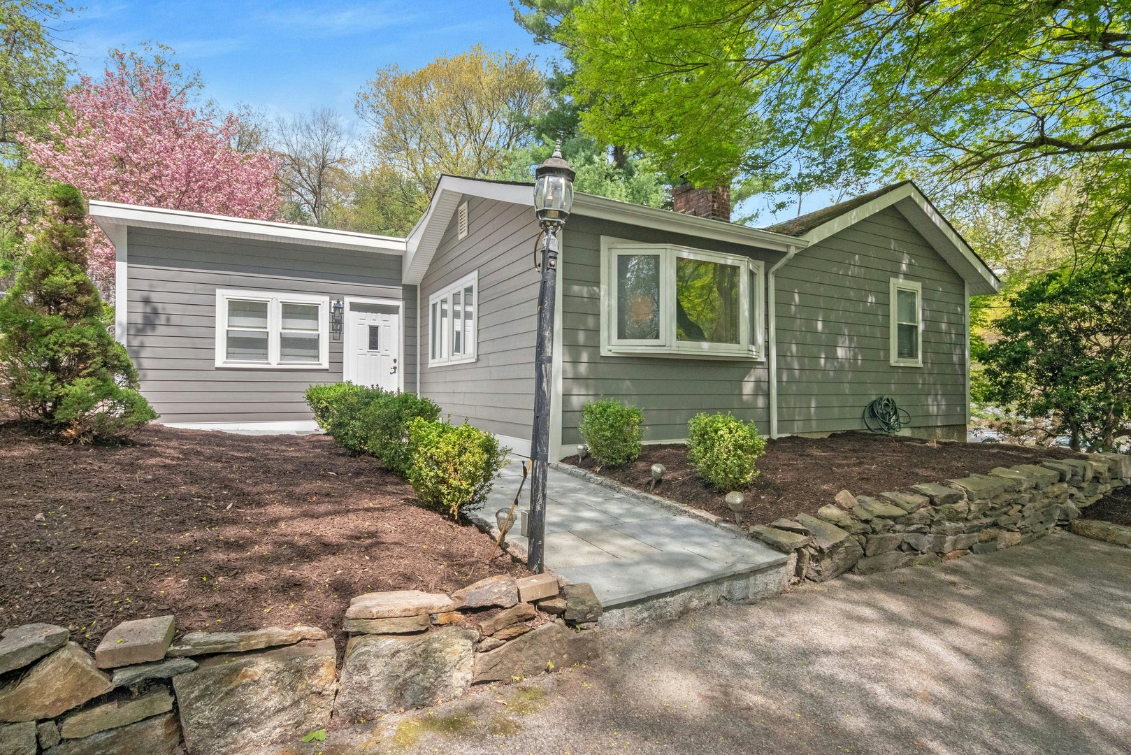 199 Taxter Road Photo 1