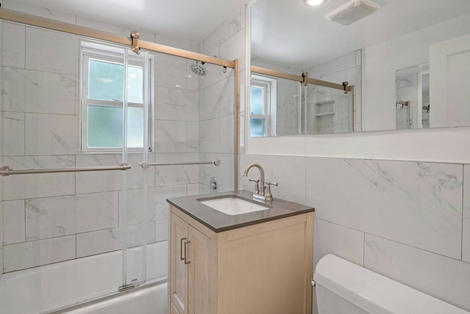 199 Taxter Road Photo 17
