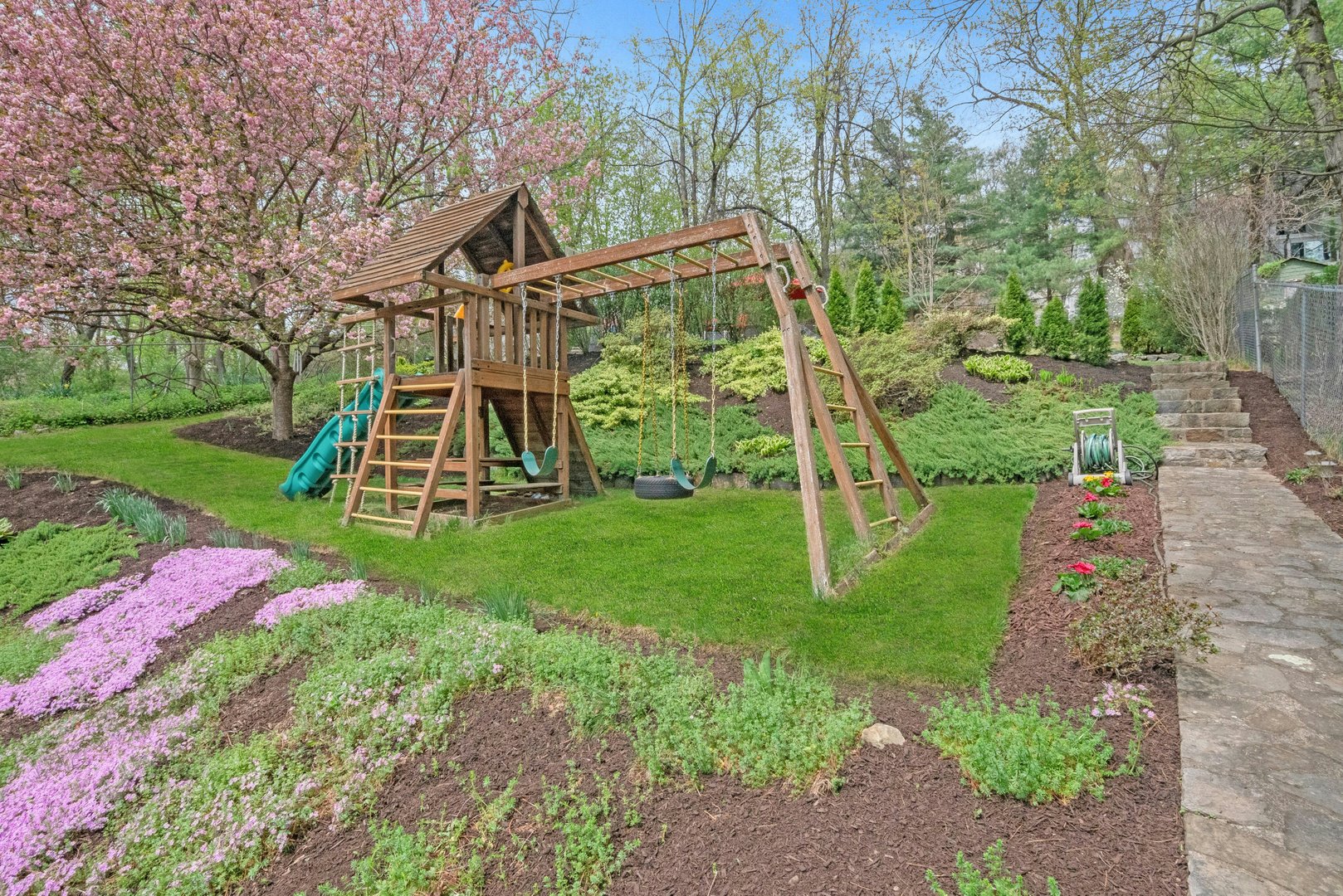 199 Taxter Road Photo 22
