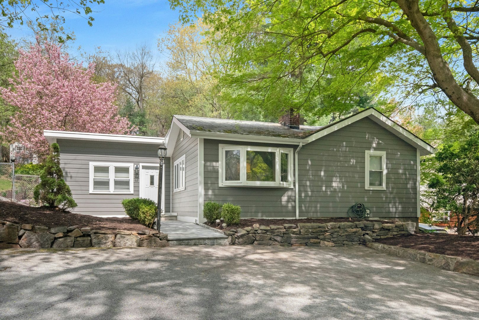 199 Taxter Road Photo 29