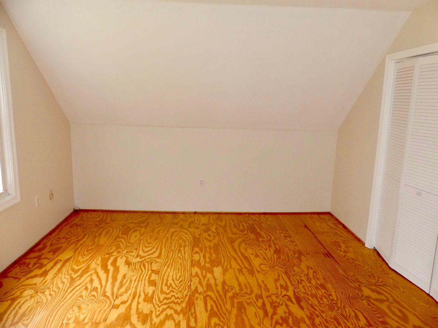 21 Winthrop Road Photo 13