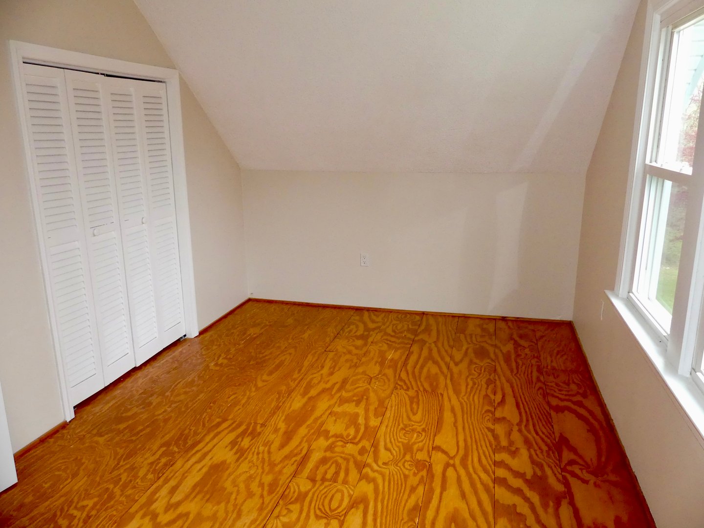 21 Winthrop Road Photo 15