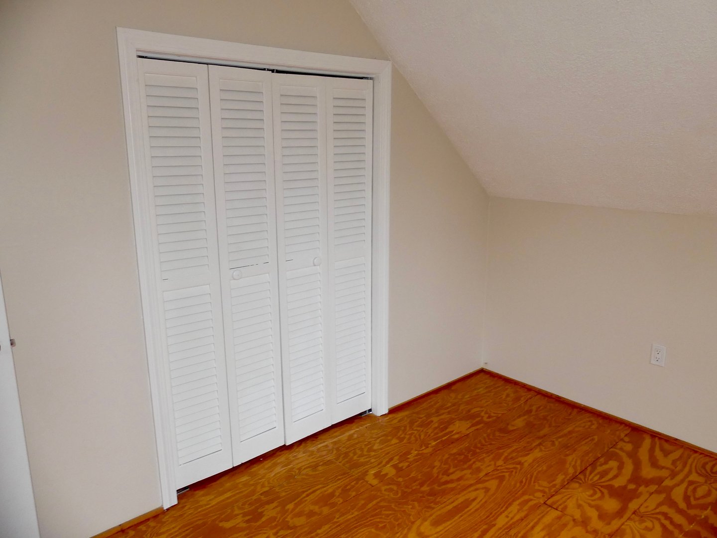 21 Winthrop Road Photo 17