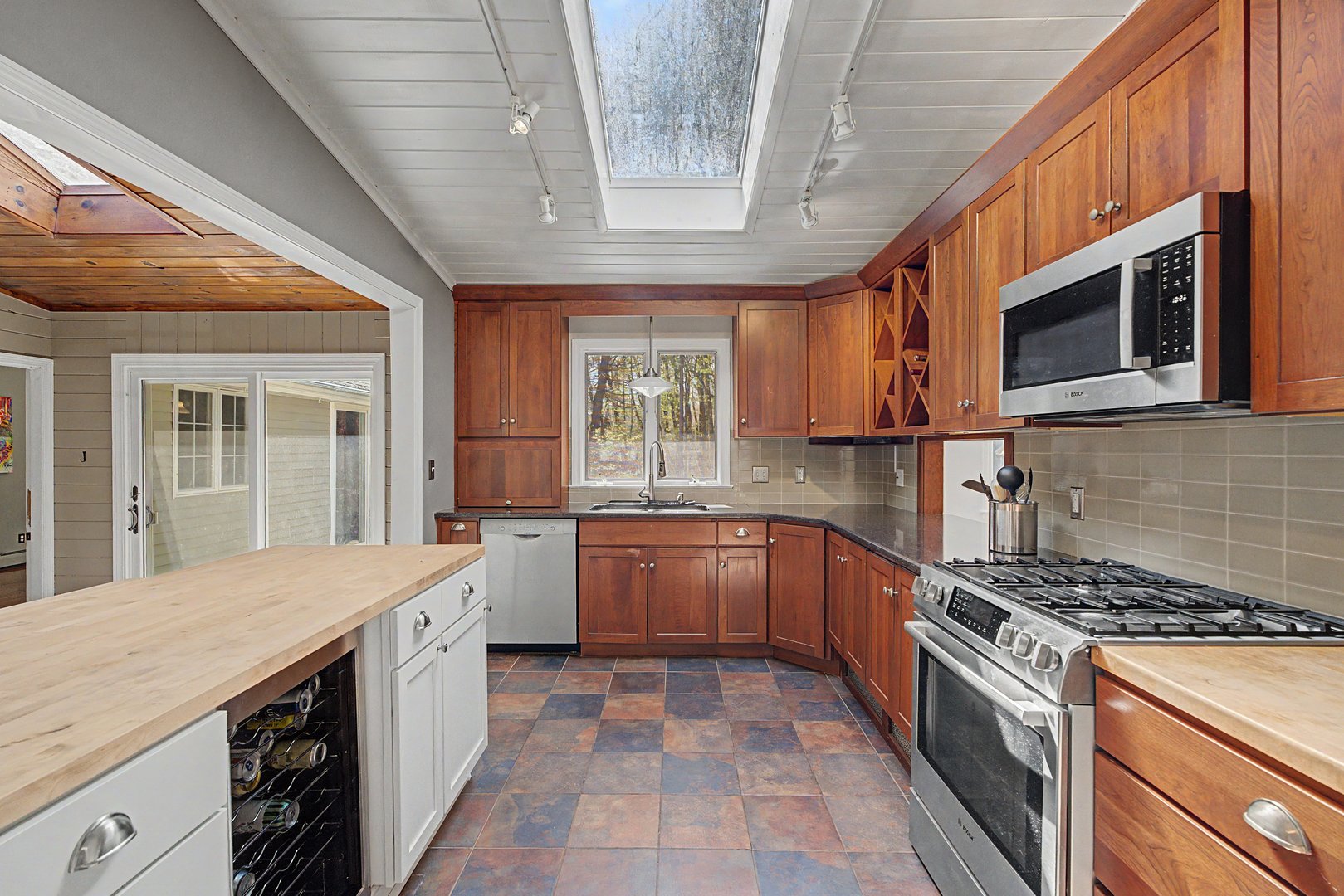 304 Bushy Hill Road Photo 3