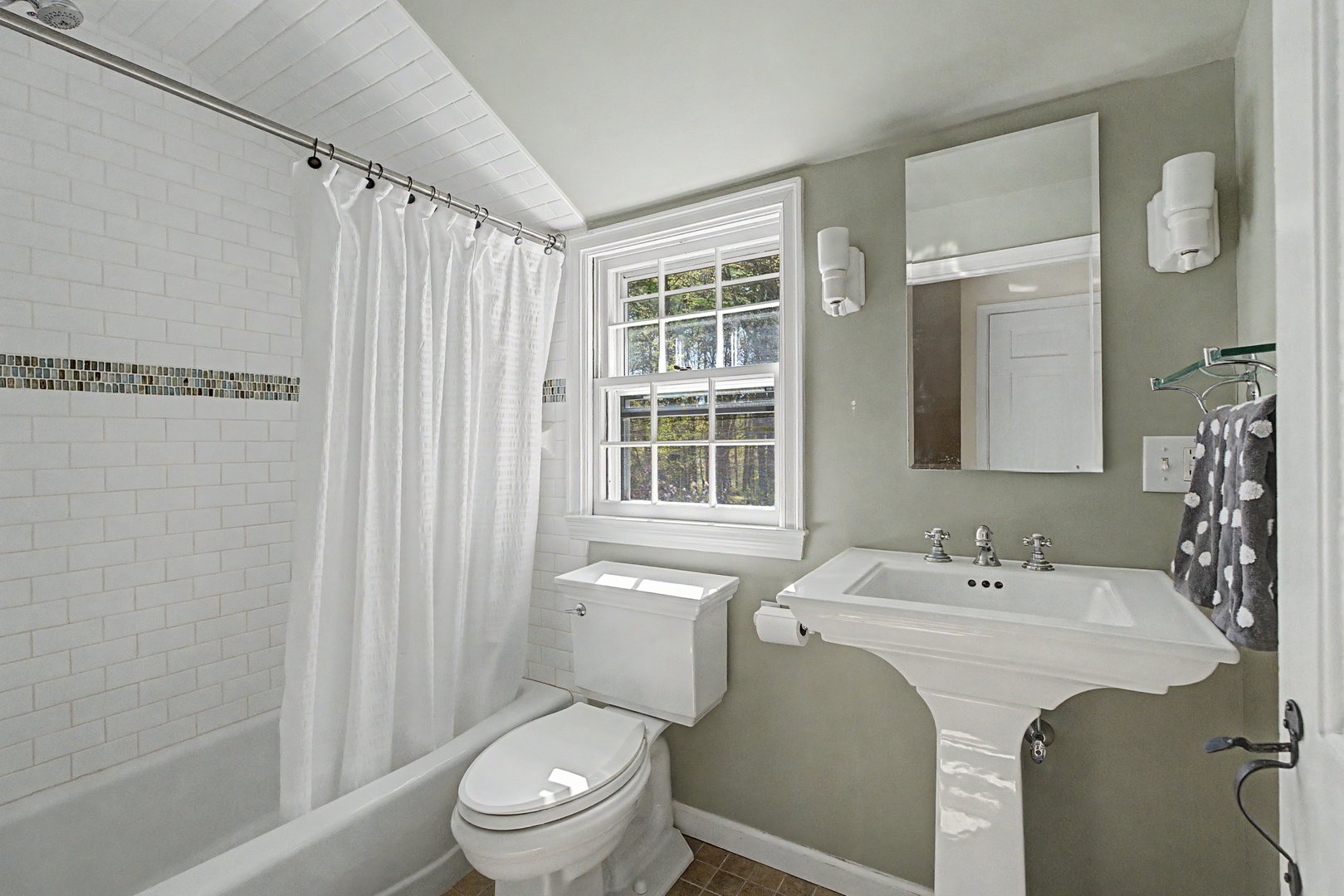 304 Bushy Hill Road Photo 31