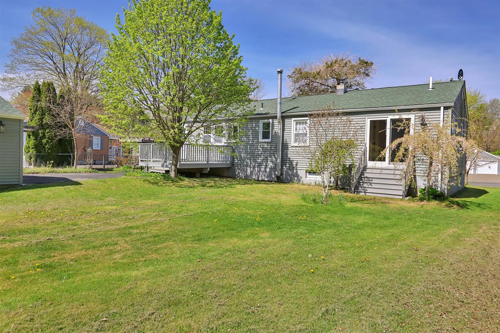 7 Mohawk Drive Photo 4