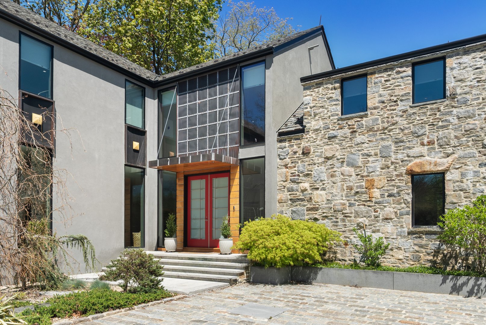 176 Ponus Avenue Photo 3