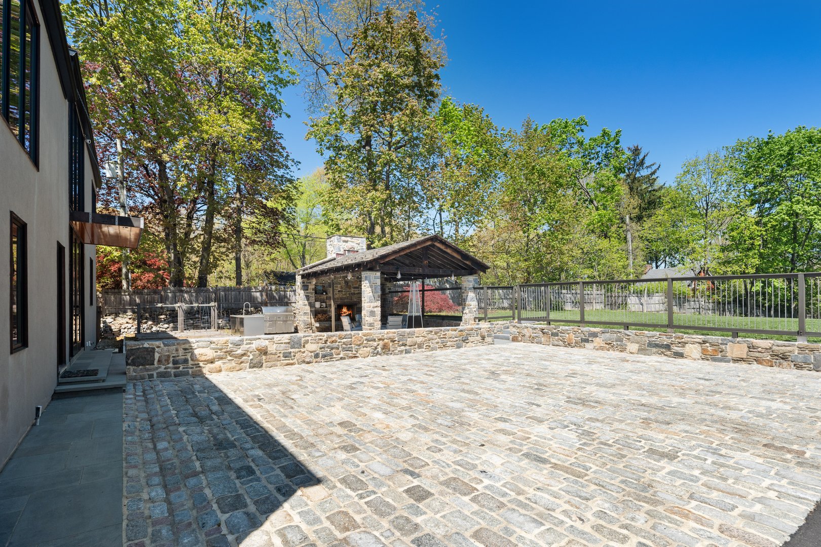 176 Ponus Avenue Photo 30