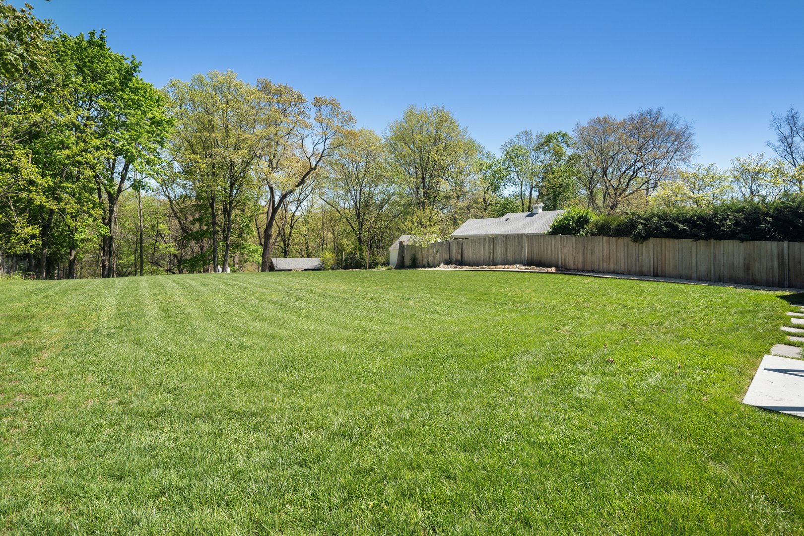 176 Ponus Avenue Photo 33