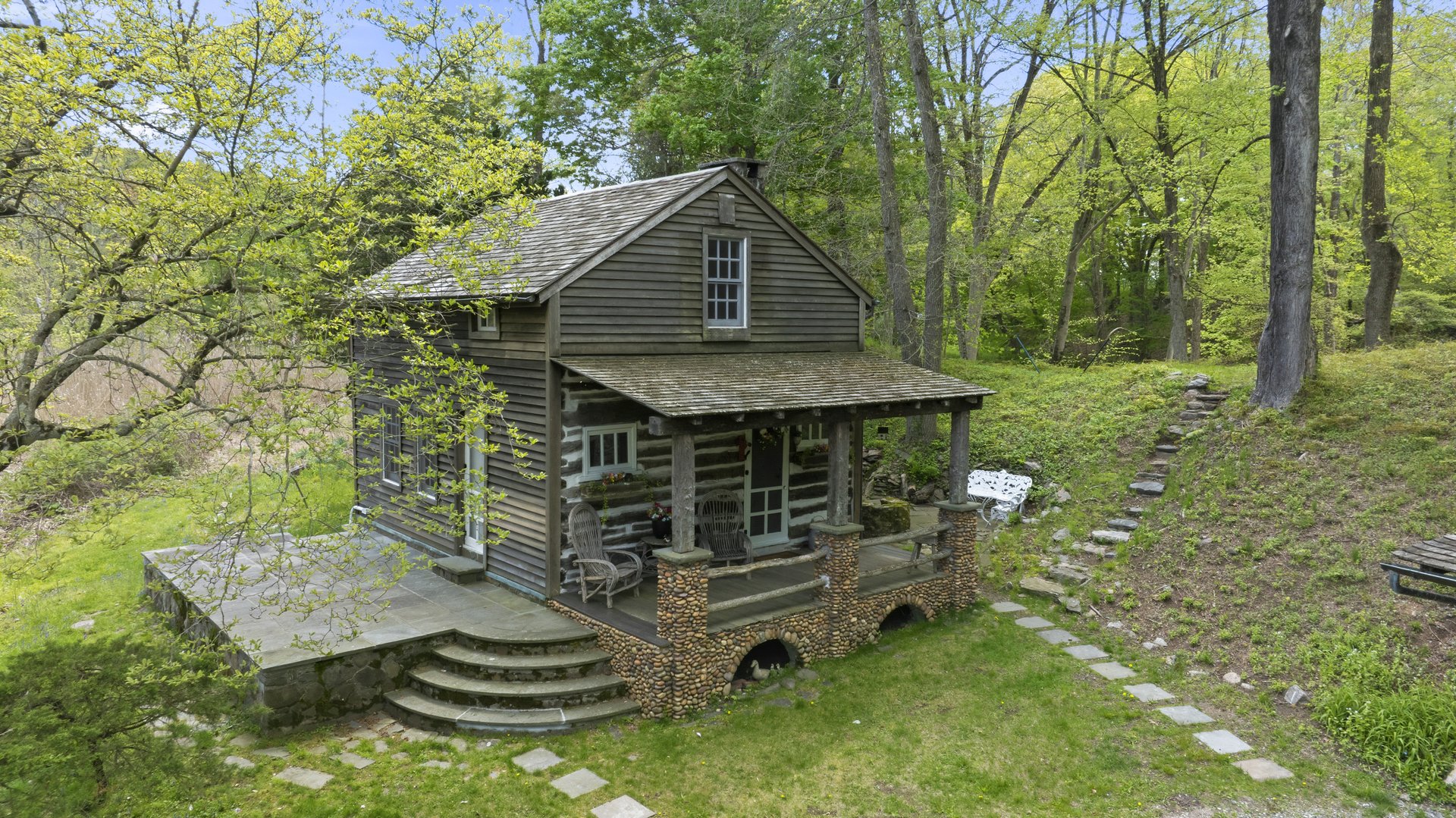 227 Cedar Lane Photo 1