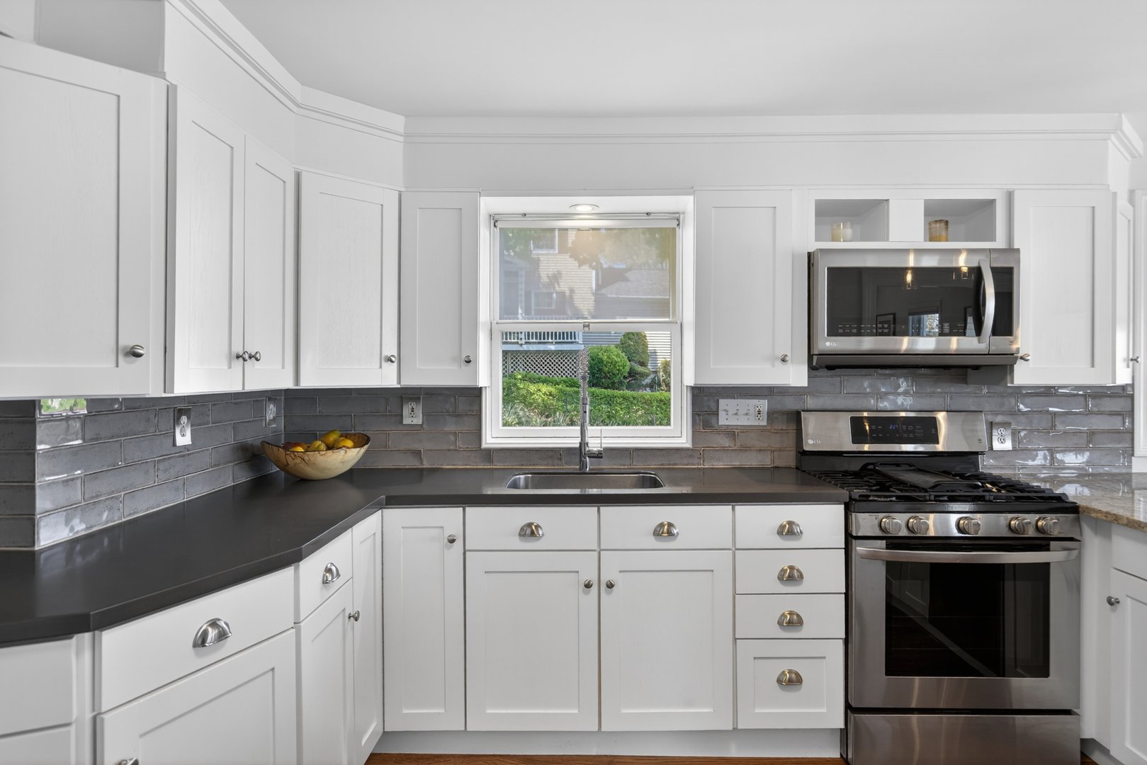 48 Summit Avenue Photo 9