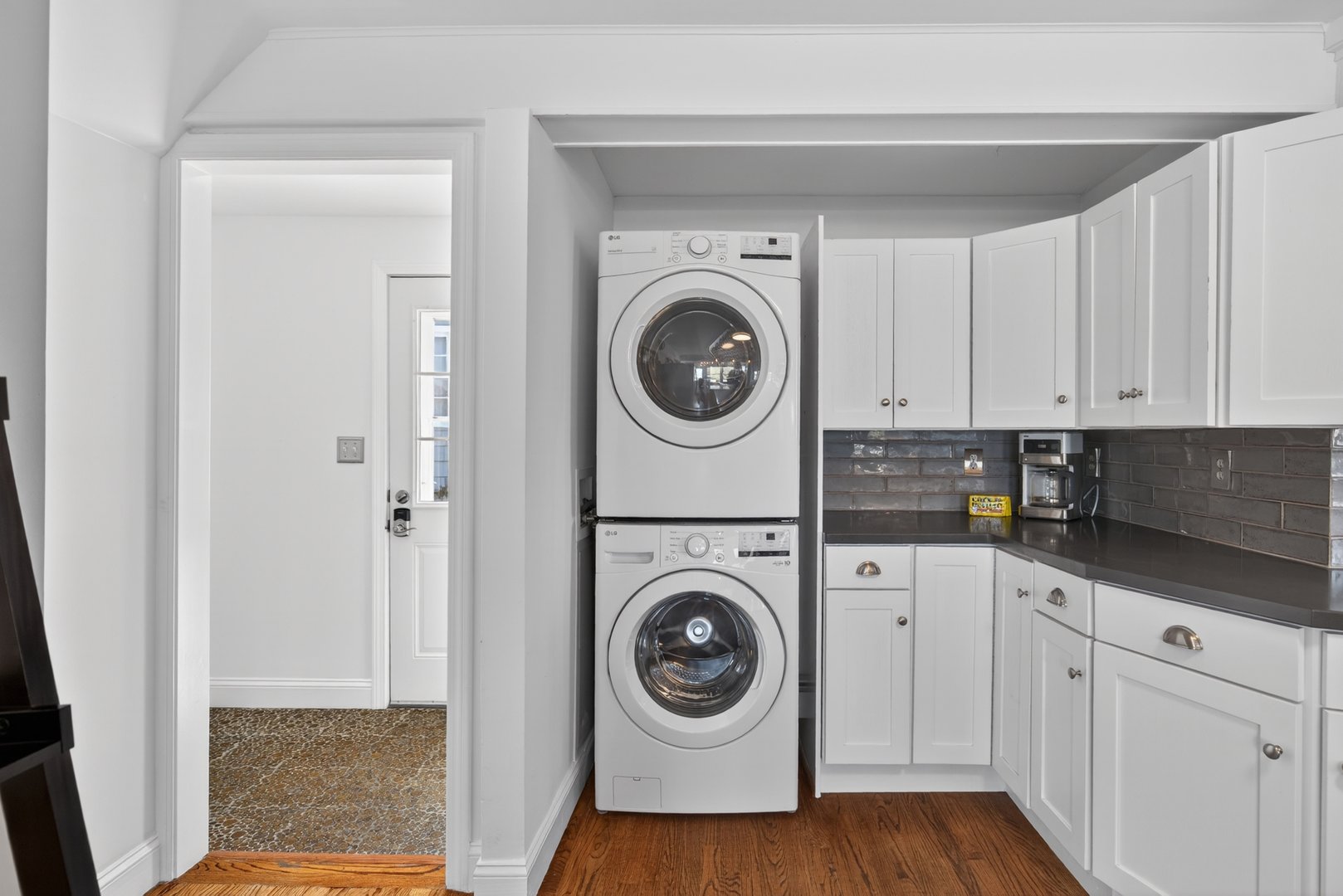 48 Summit Avenue Photo 13