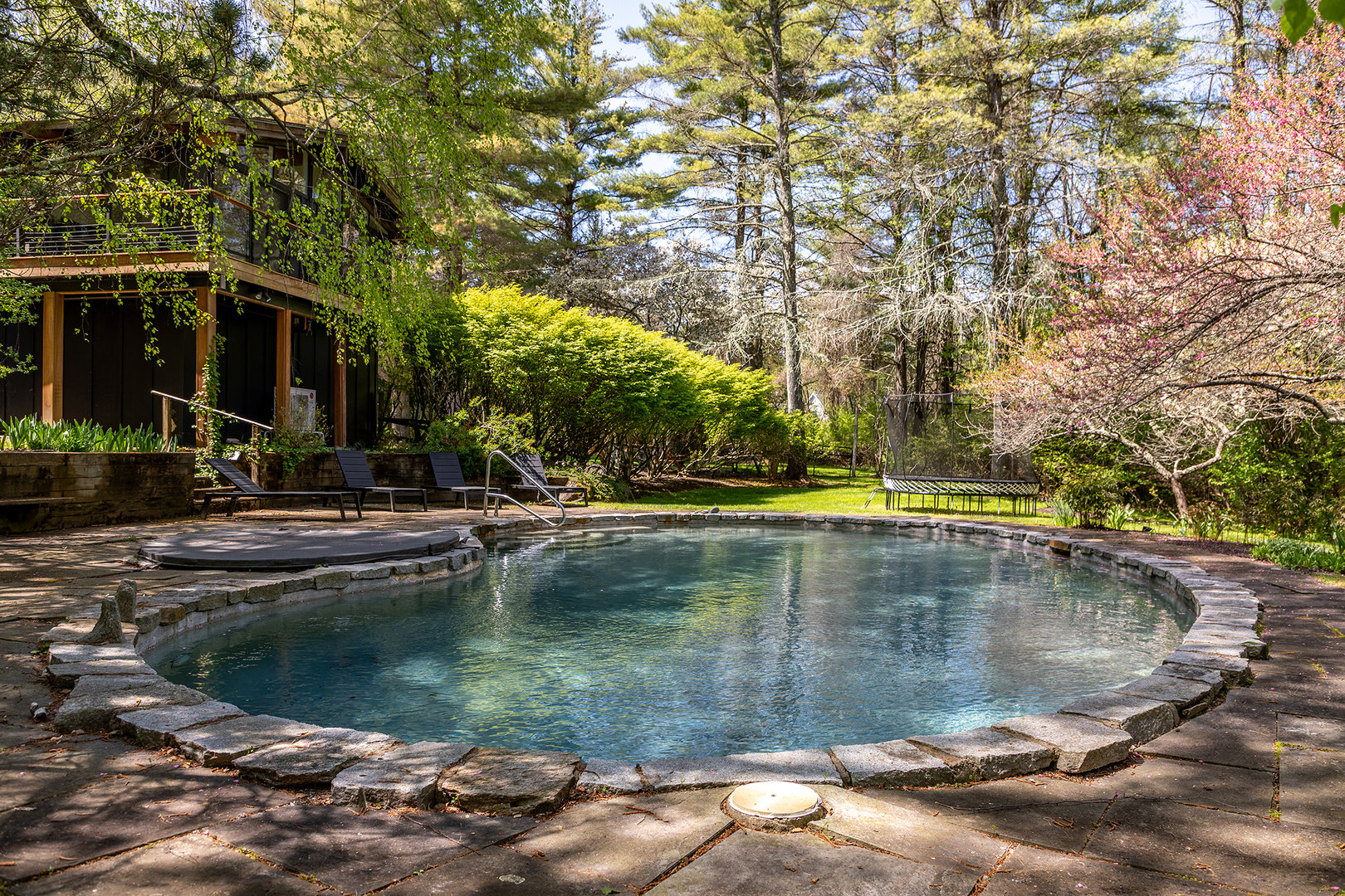 94 Washinee Heights Road Photo 3