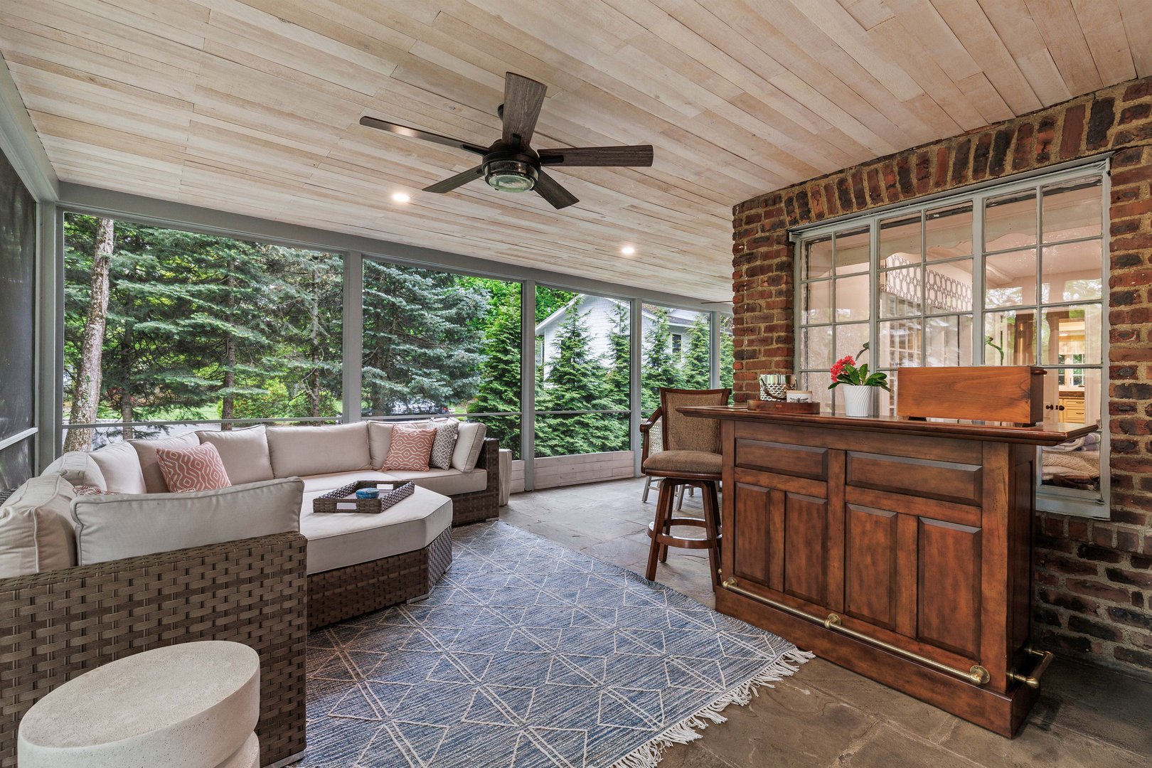 10 Woodland Drive Photo 15