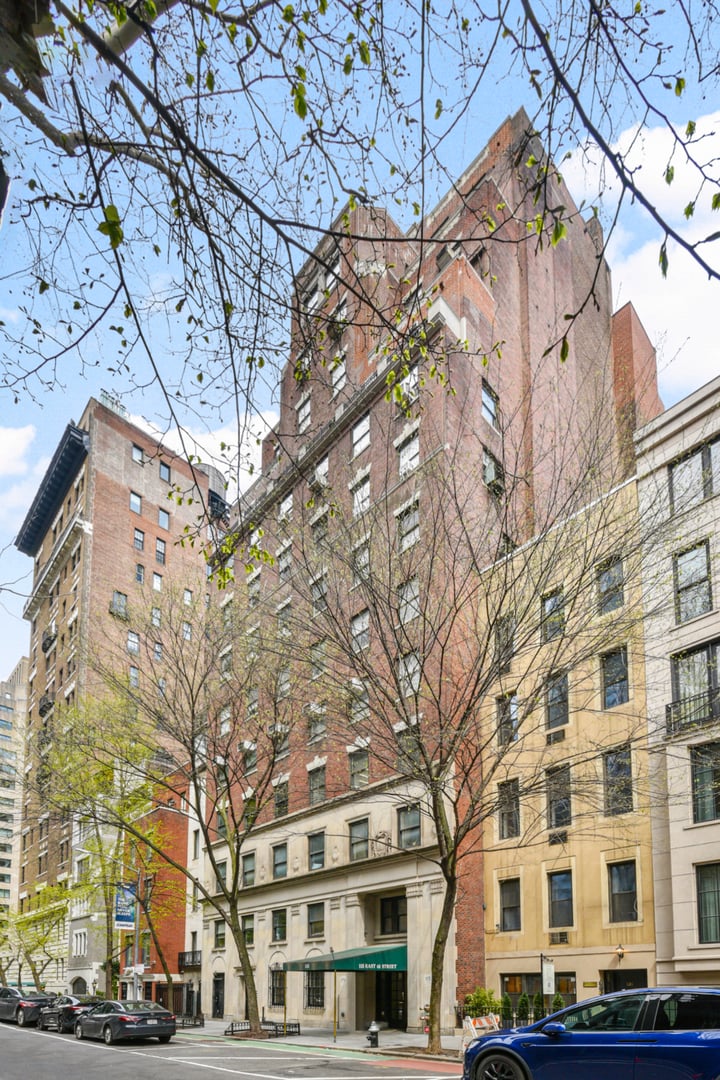 115 E 61st Street  #4C Photo 1