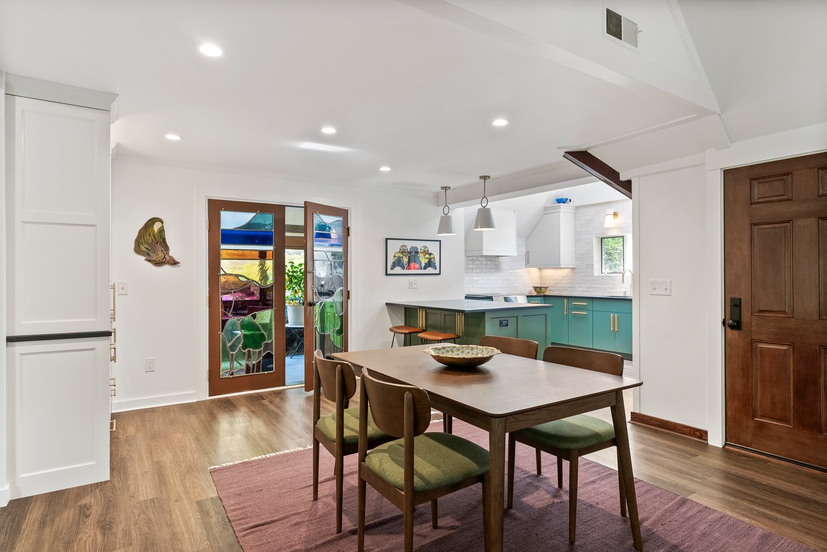 8 Morgan Road Photo 6