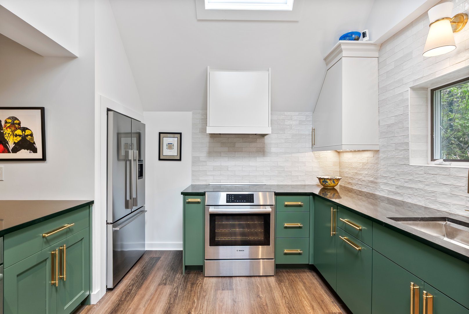 8 Morgan Road Photo 9