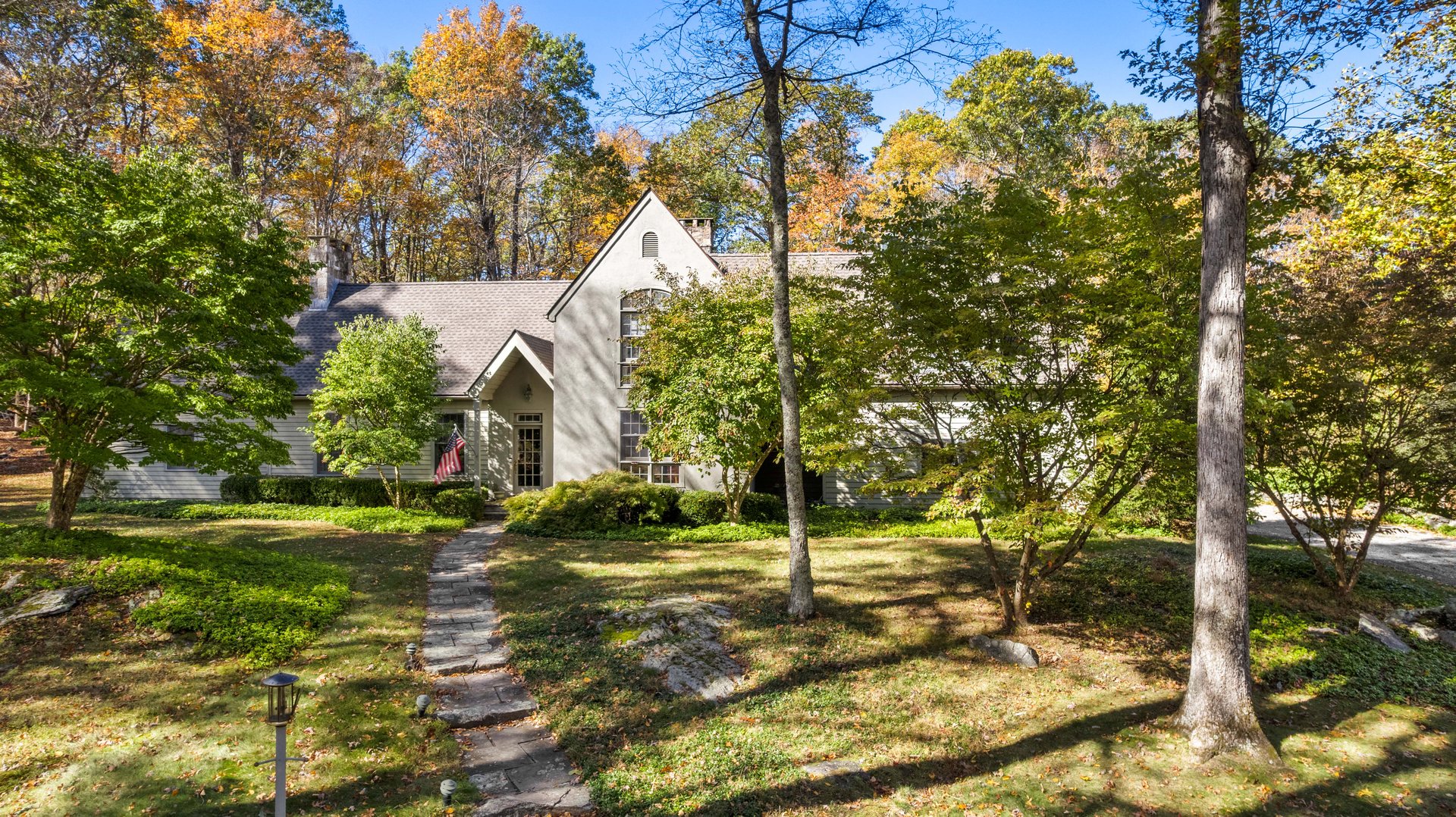158 Mead Street Photo 1