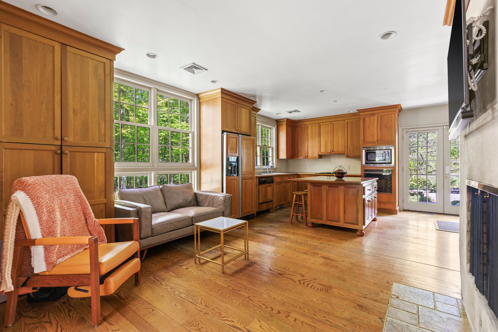 158 Mead Street Photo 9
