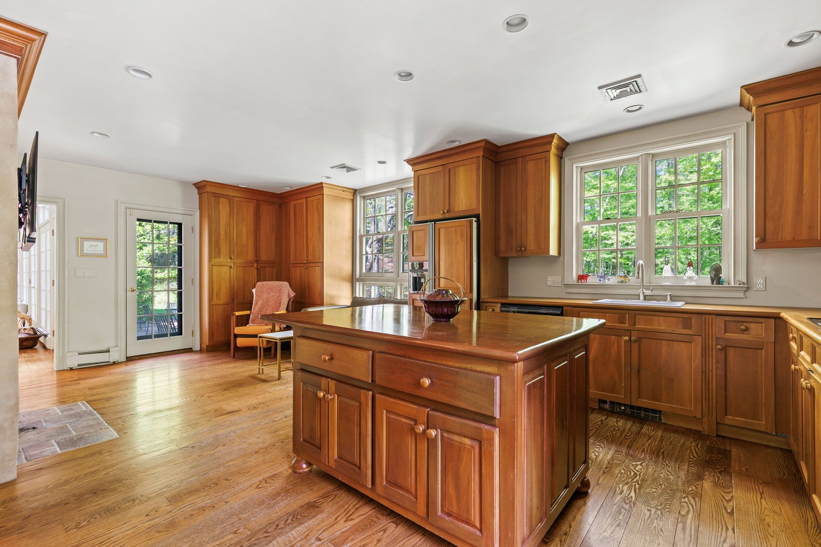 158 Mead Street Photo 12