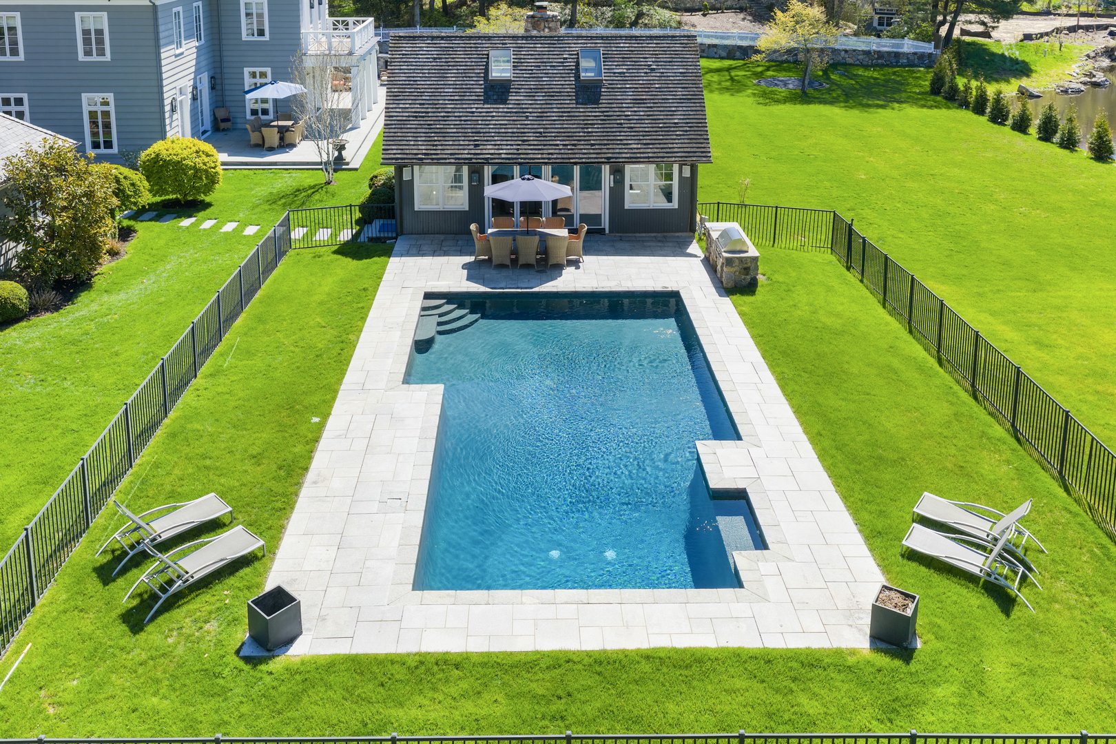 24 Llewellyn Drive Photo 32