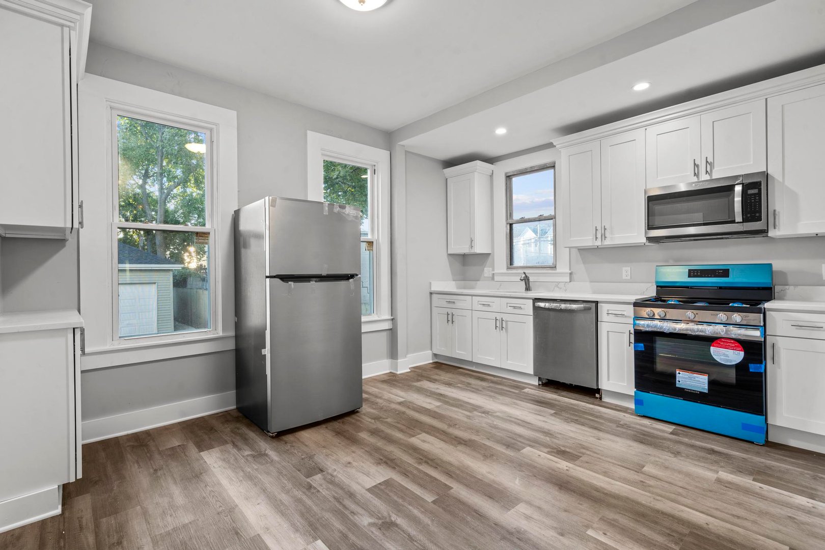 548 Ferry Street  #1 Photo 2