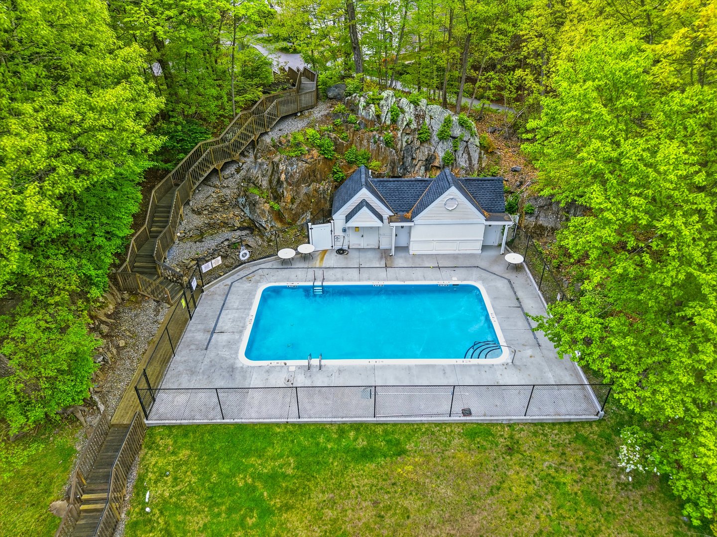 7 Guilford Circle Photo 27