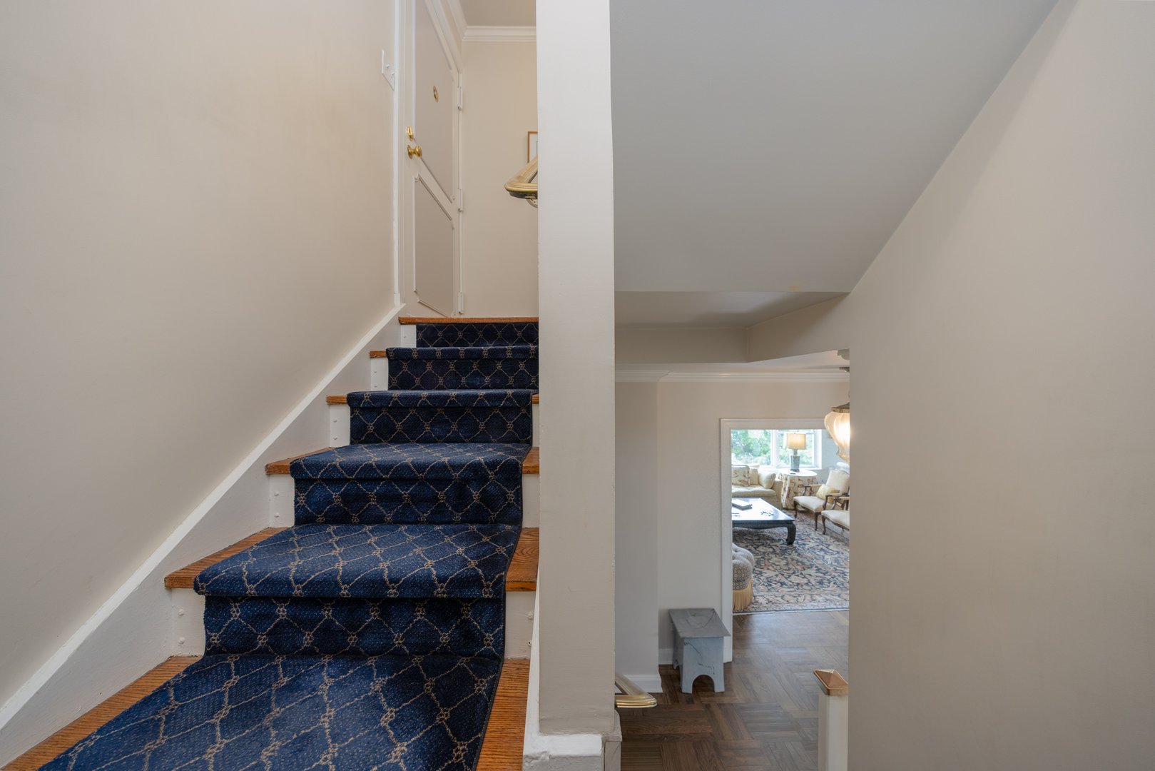 1 Stoneleigh  #5M Photo 30