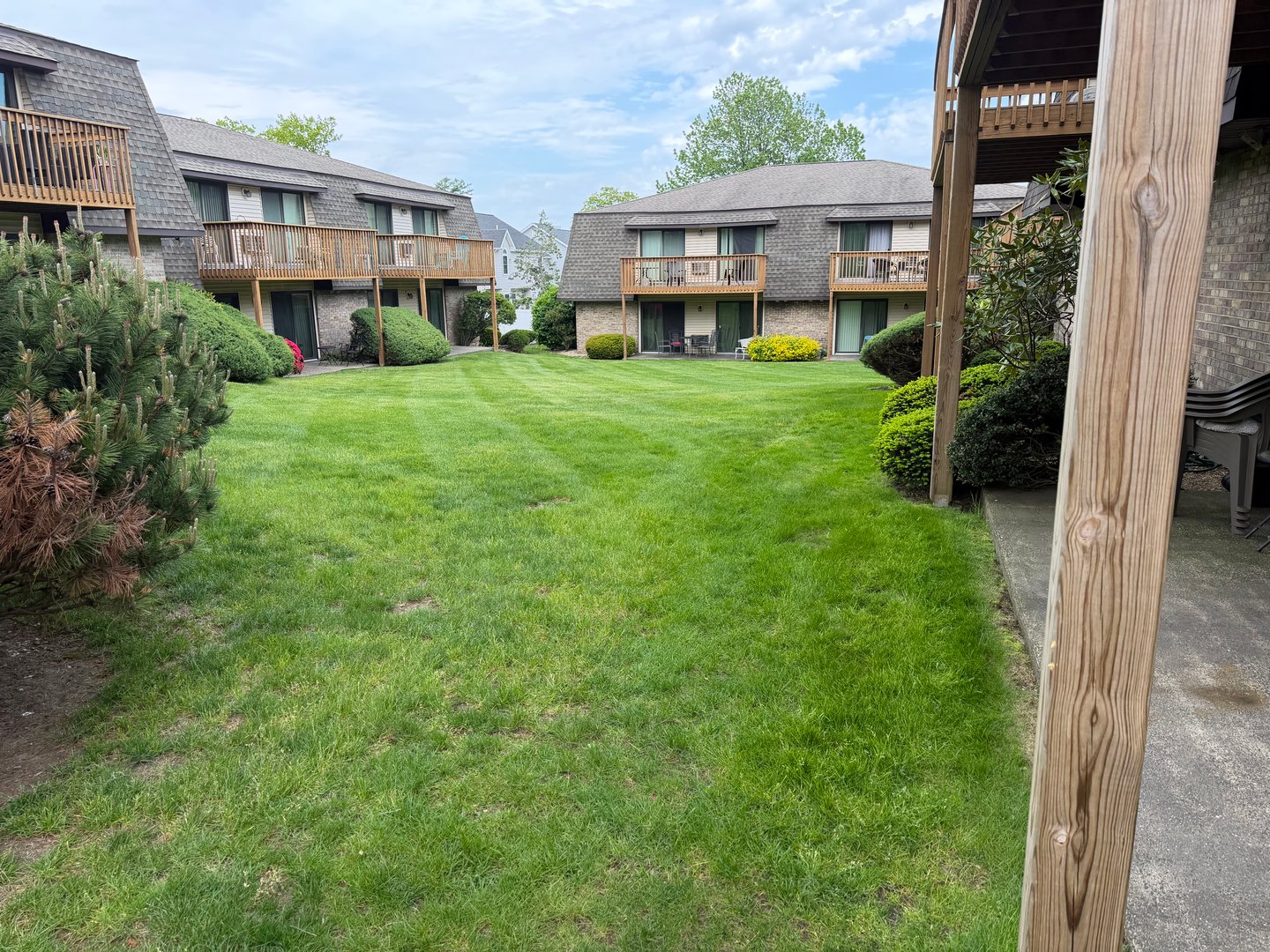 180 Colonial Road  #APT A2 Photo 3