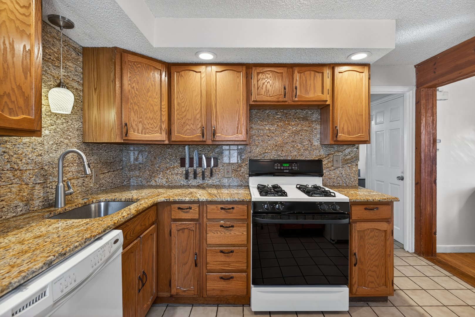 39 Westview Street Photo 10