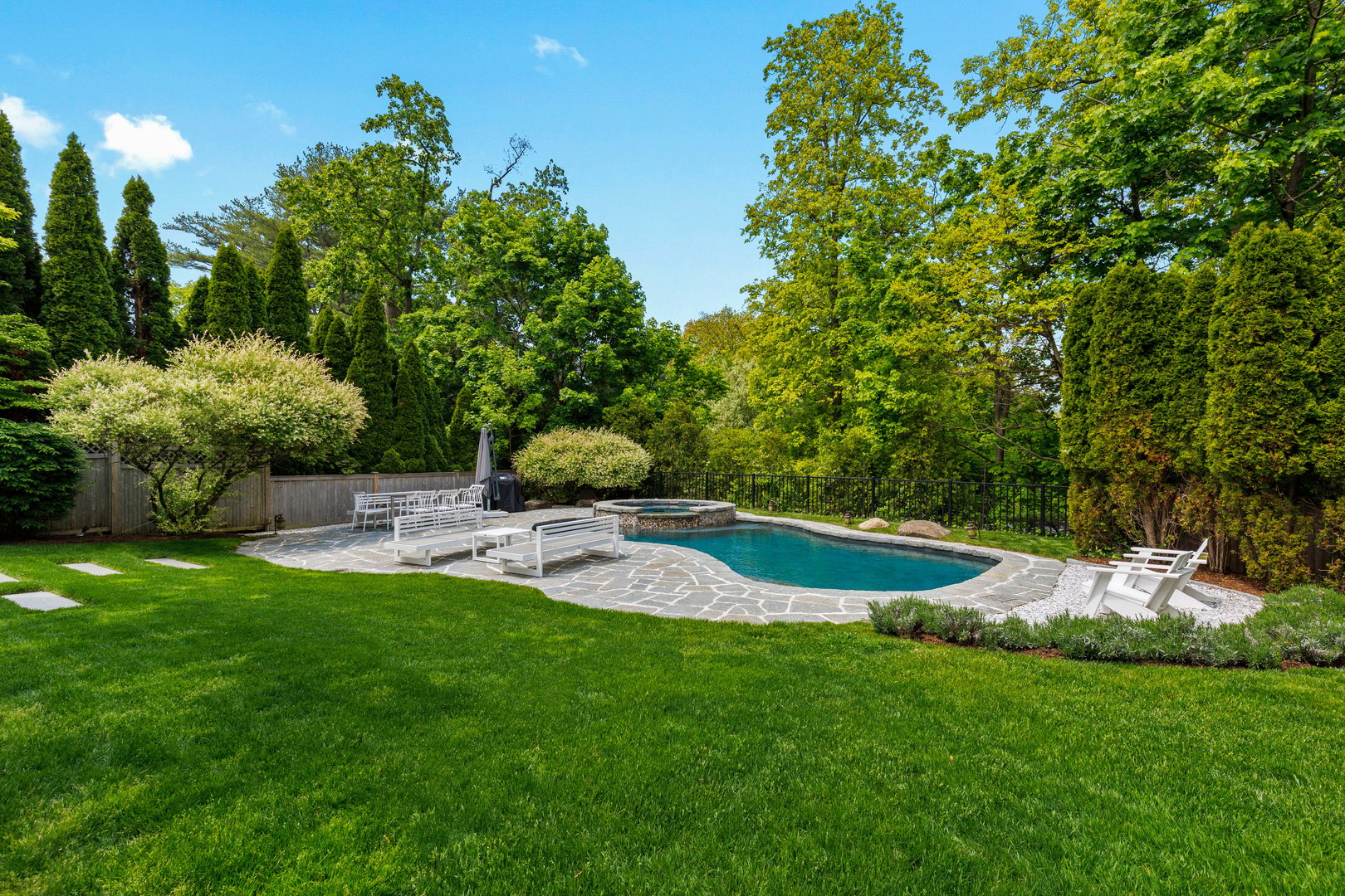 746 The Parkway Photo 47