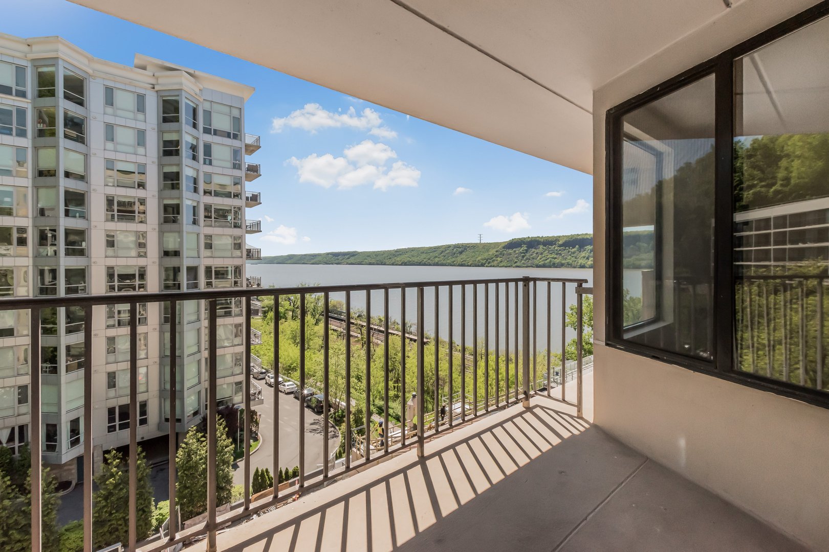 1155 Warburton Avenue  #7H Photo 4