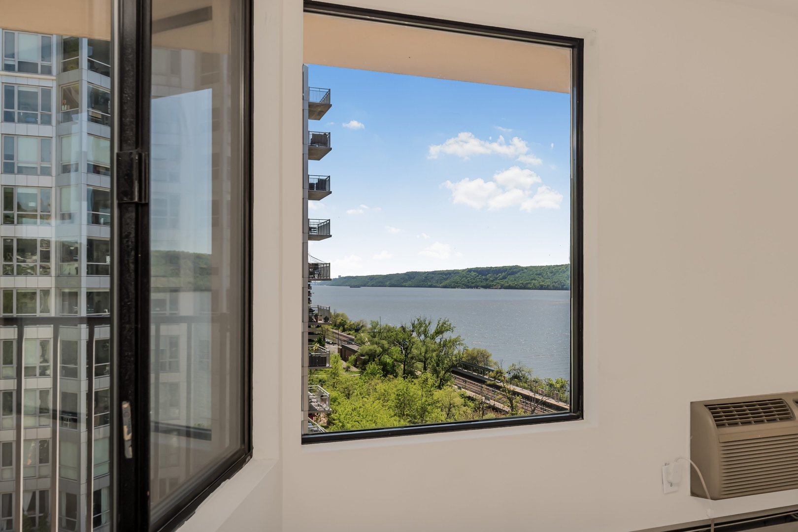1155 Warburton Avenue  #7H Photo 8