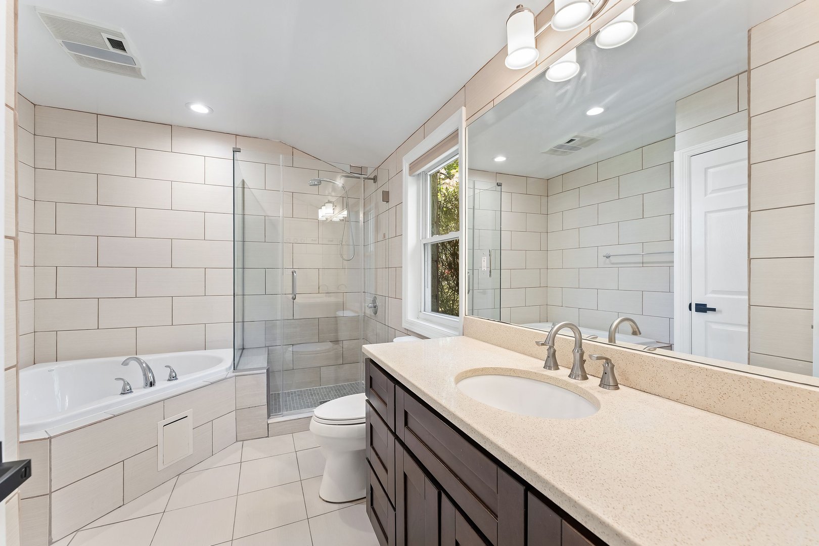 128 Moorland Drive Photo 9