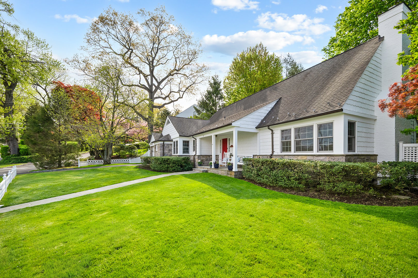 52 Midland Avenue Photo 3