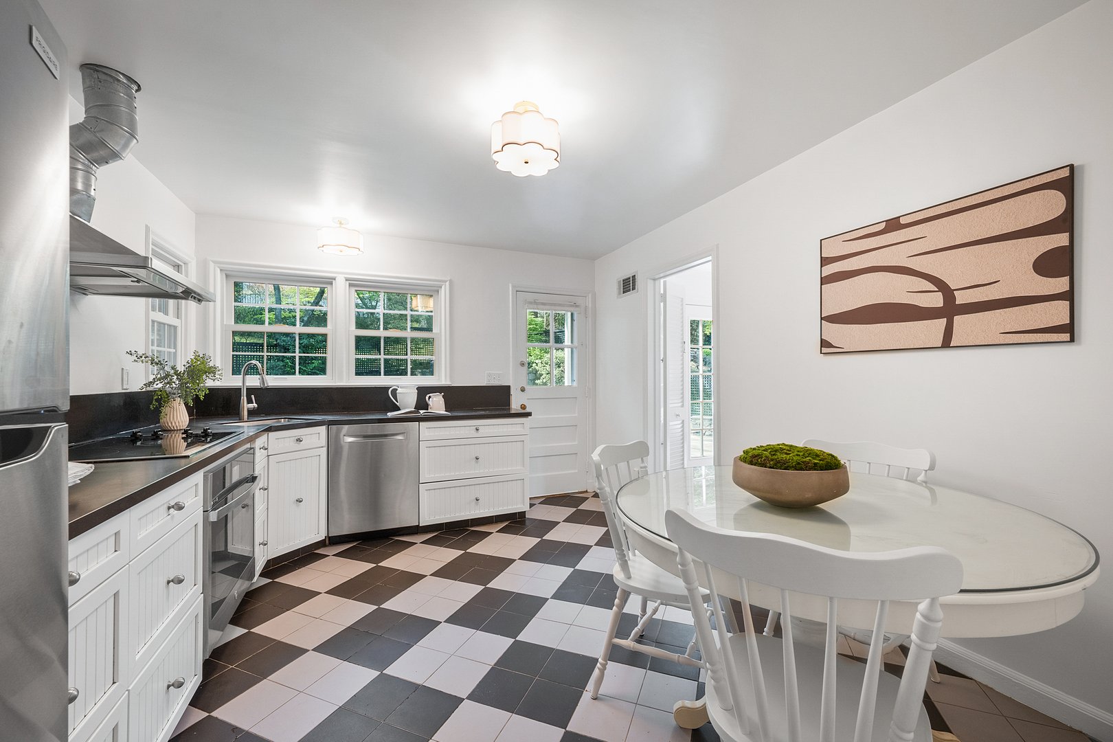 52 Midland Avenue Photo 13
