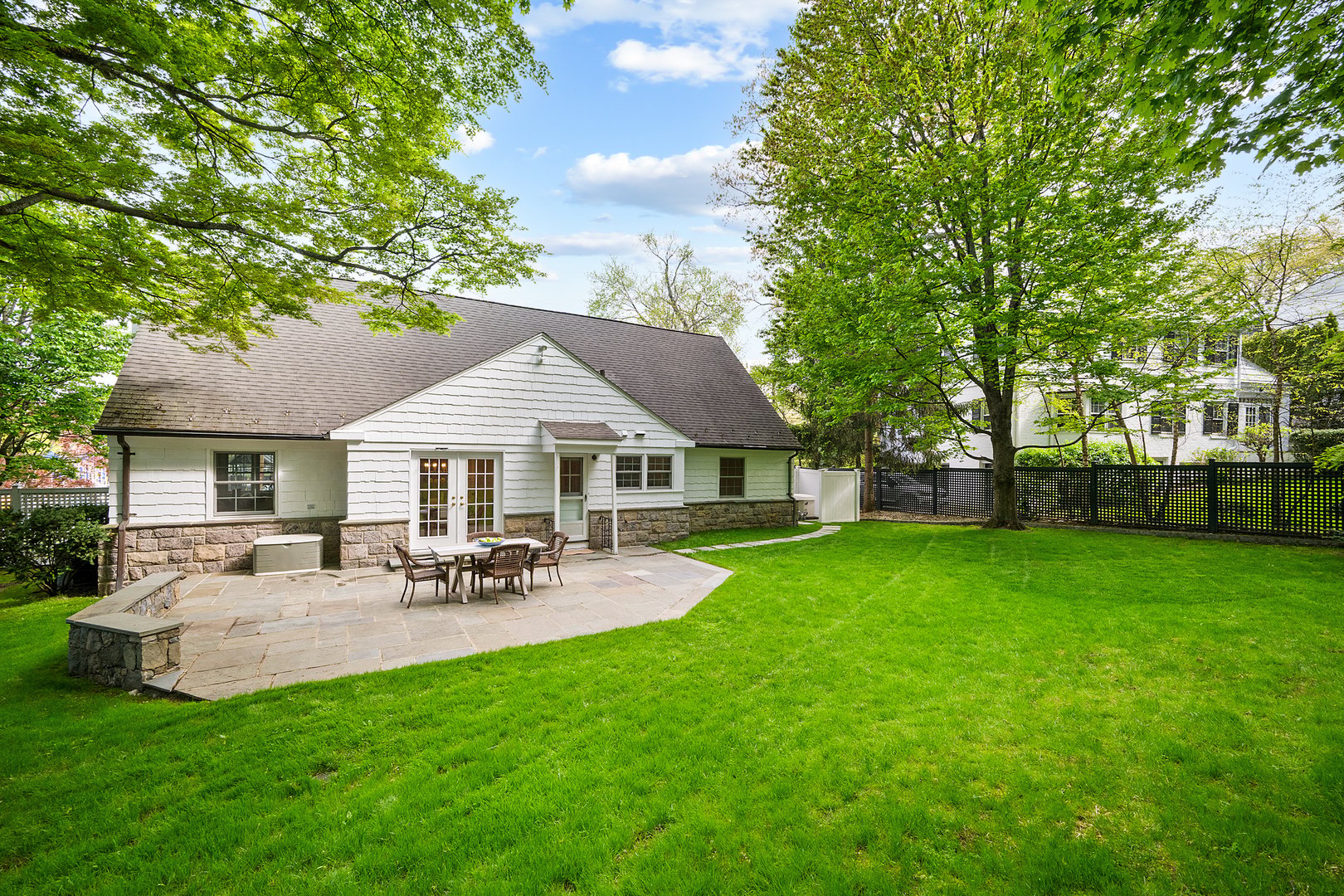 52 Midland Avenue Photo 29