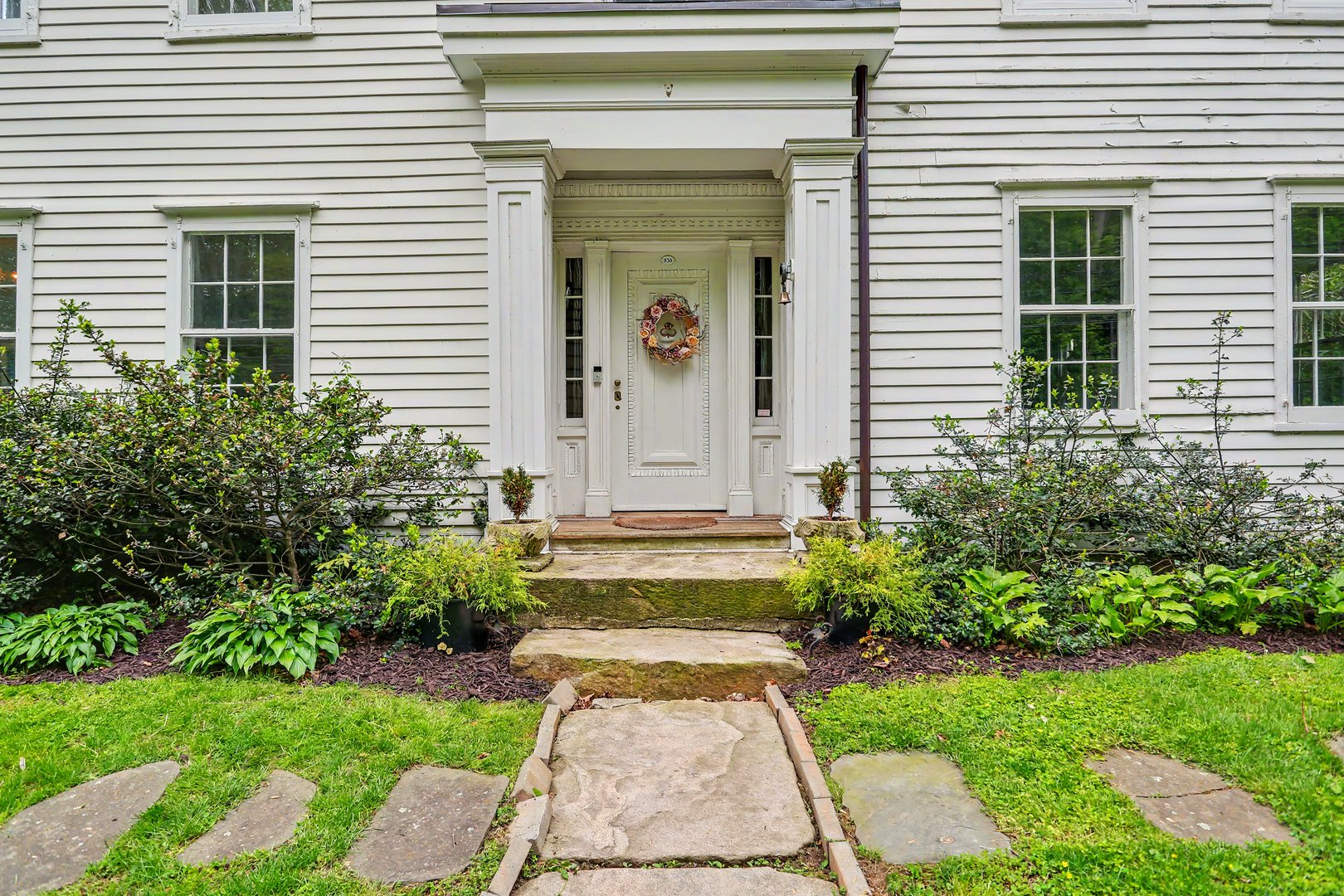 530 Roxbury Road Photo 2