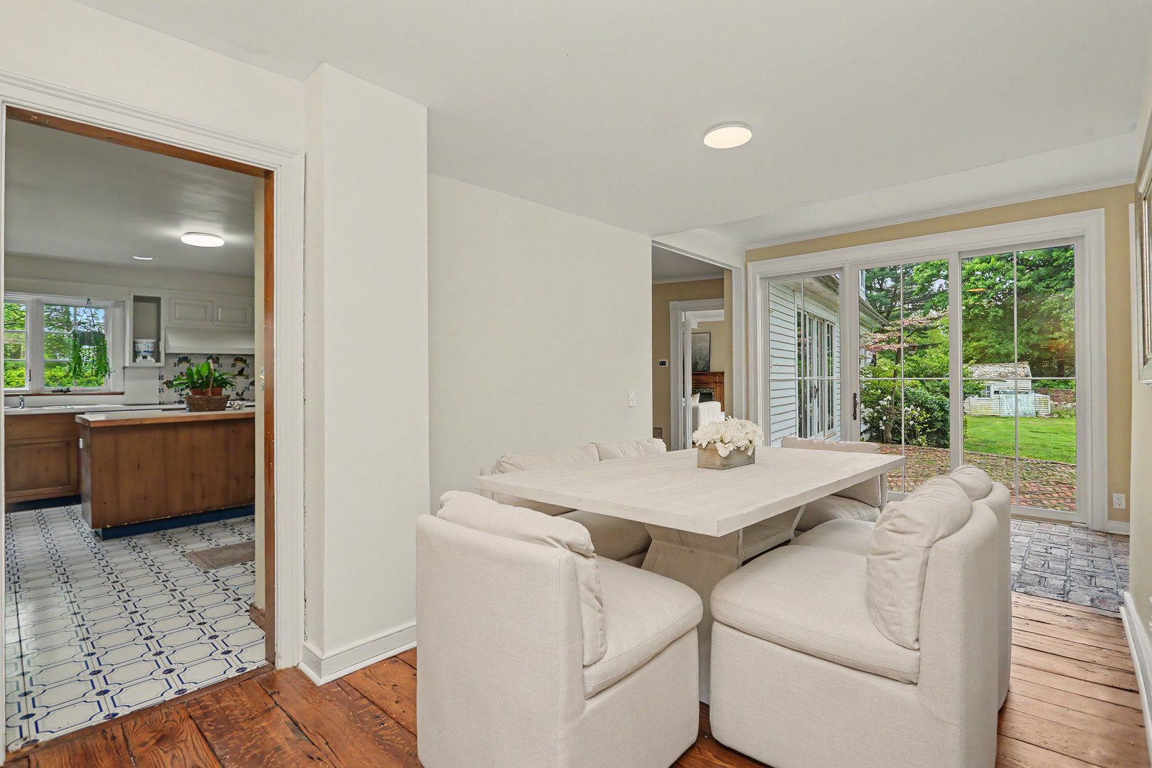 530 Roxbury Road Photo 22