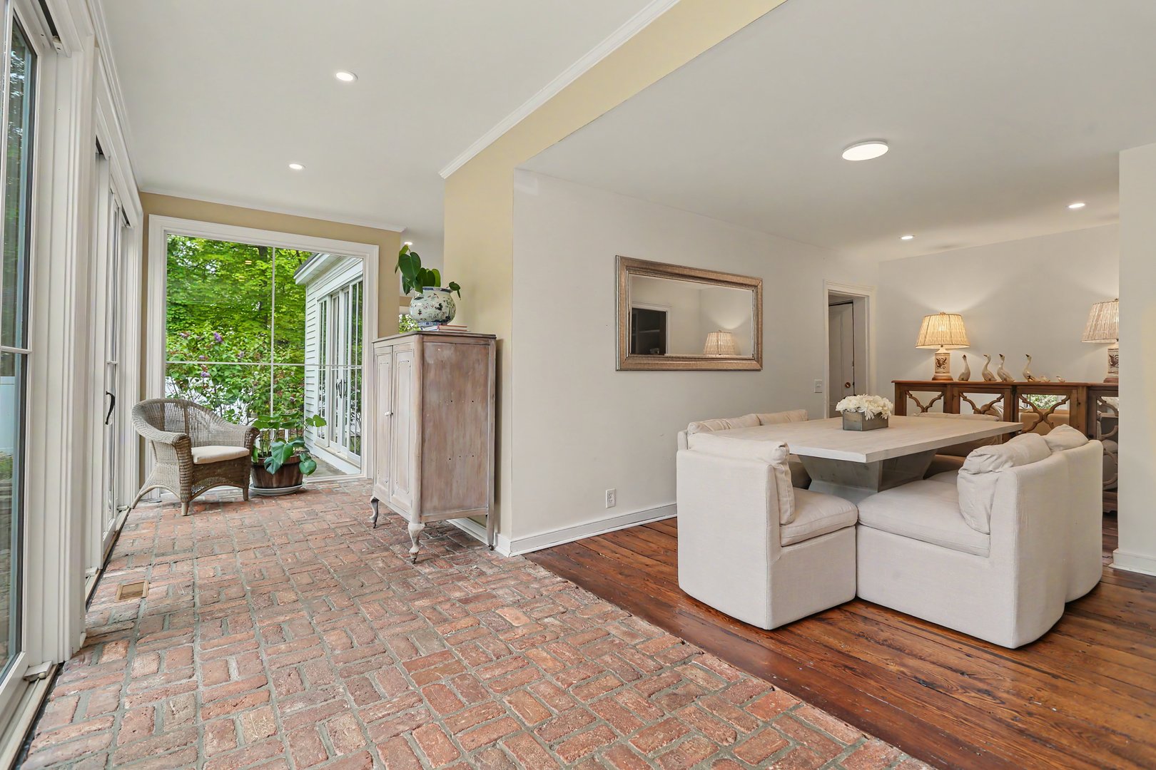 530 Roxbury Road Photo 24