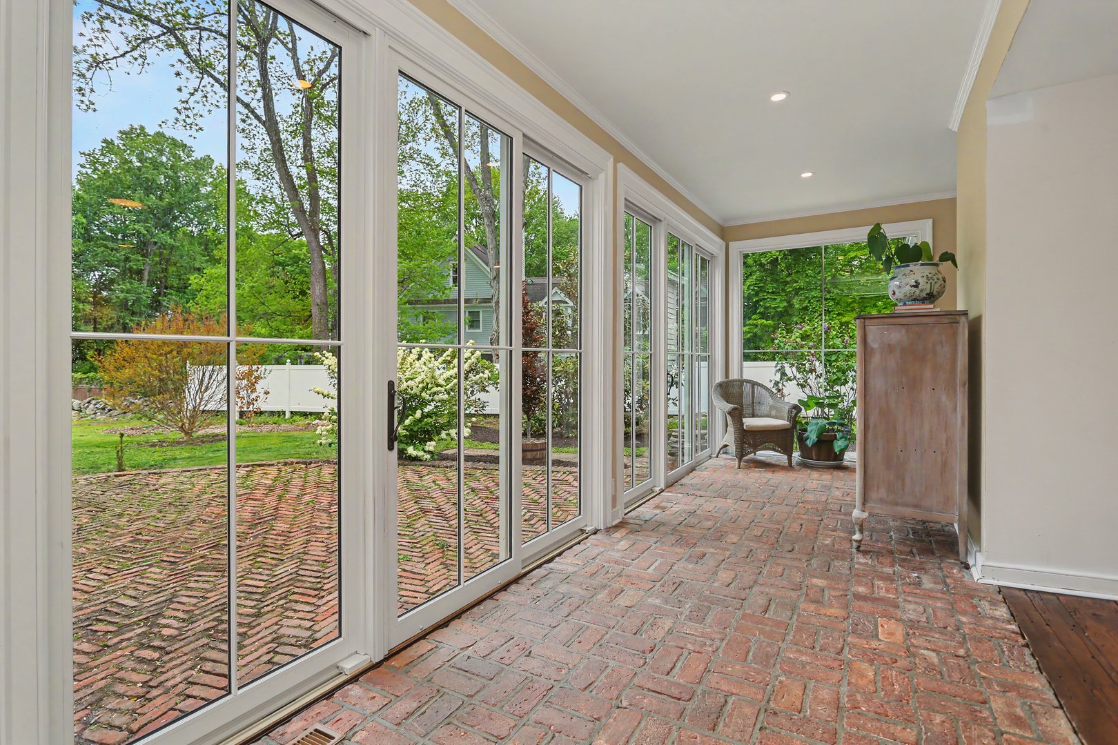 530 Roxbury Road Photo 28