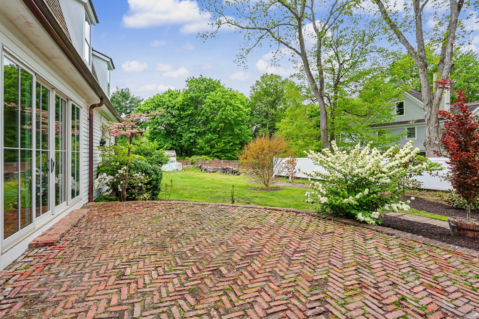 530 Roxbury Road Photo 57