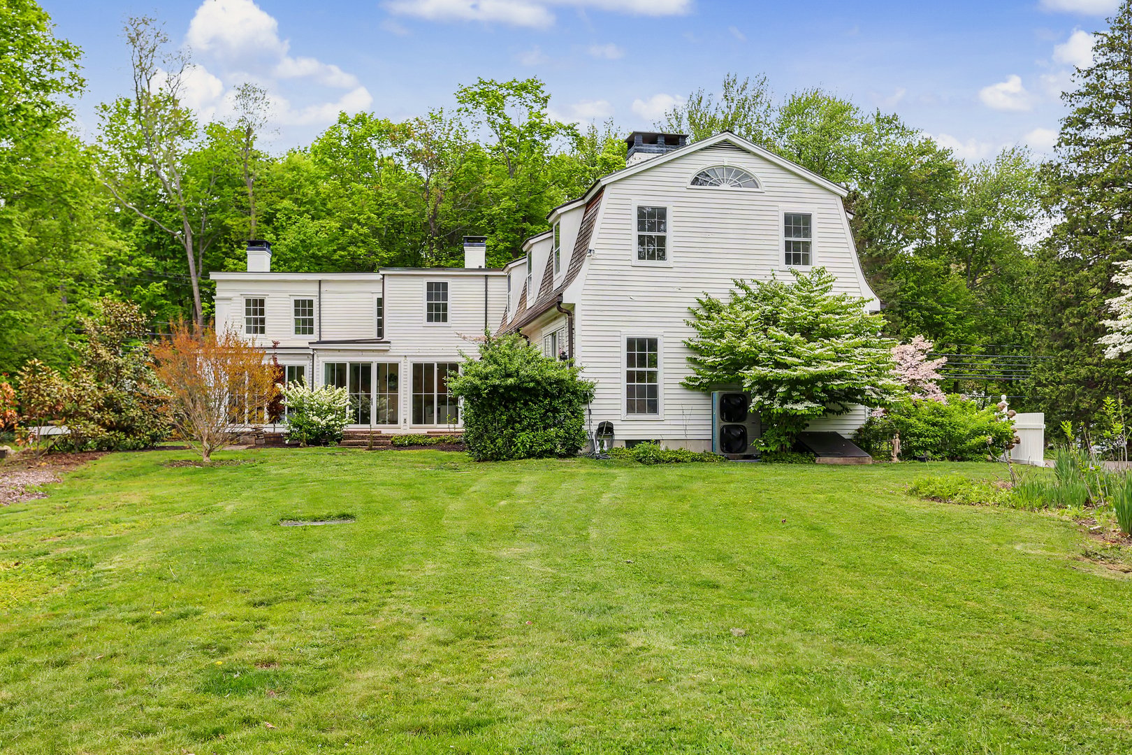 530 Roxbury Road Photo 64