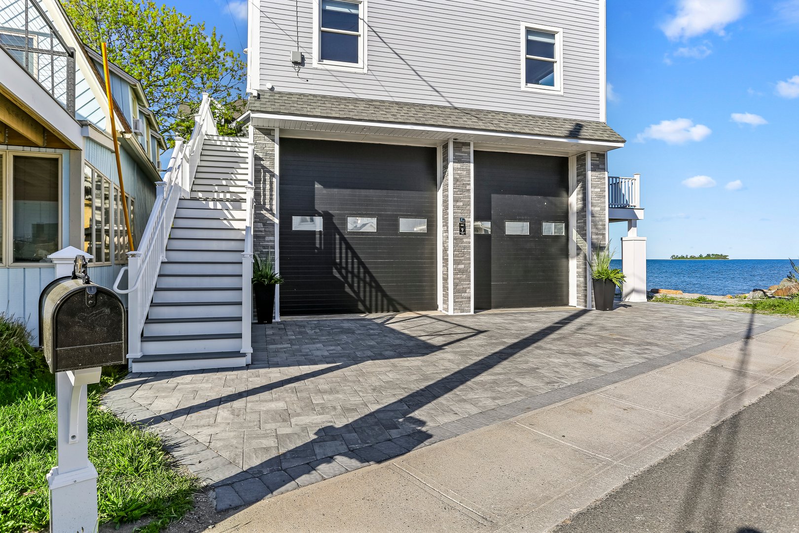 9 Stowe Avenue Photo 2