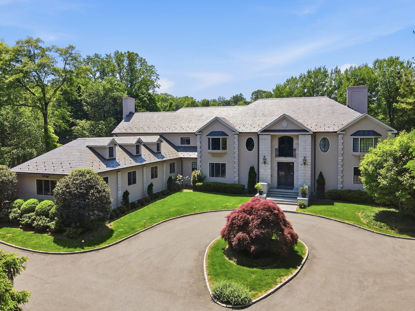 1 Laurelwood Court Photo 2