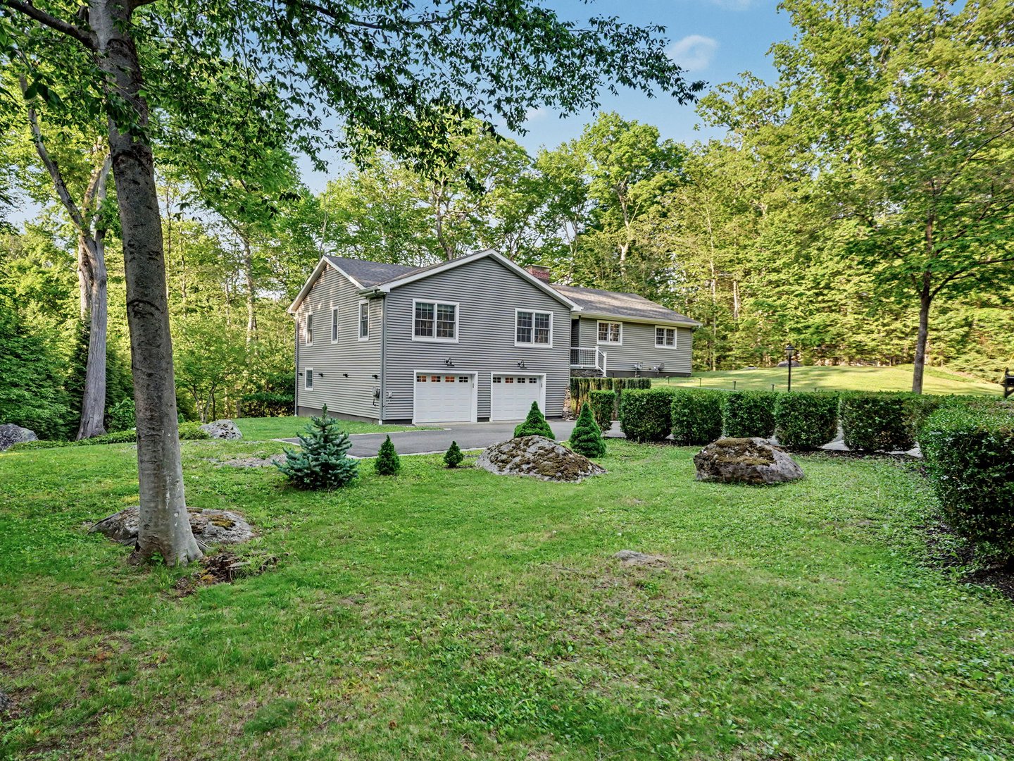 8 White Fox Road Photo 2